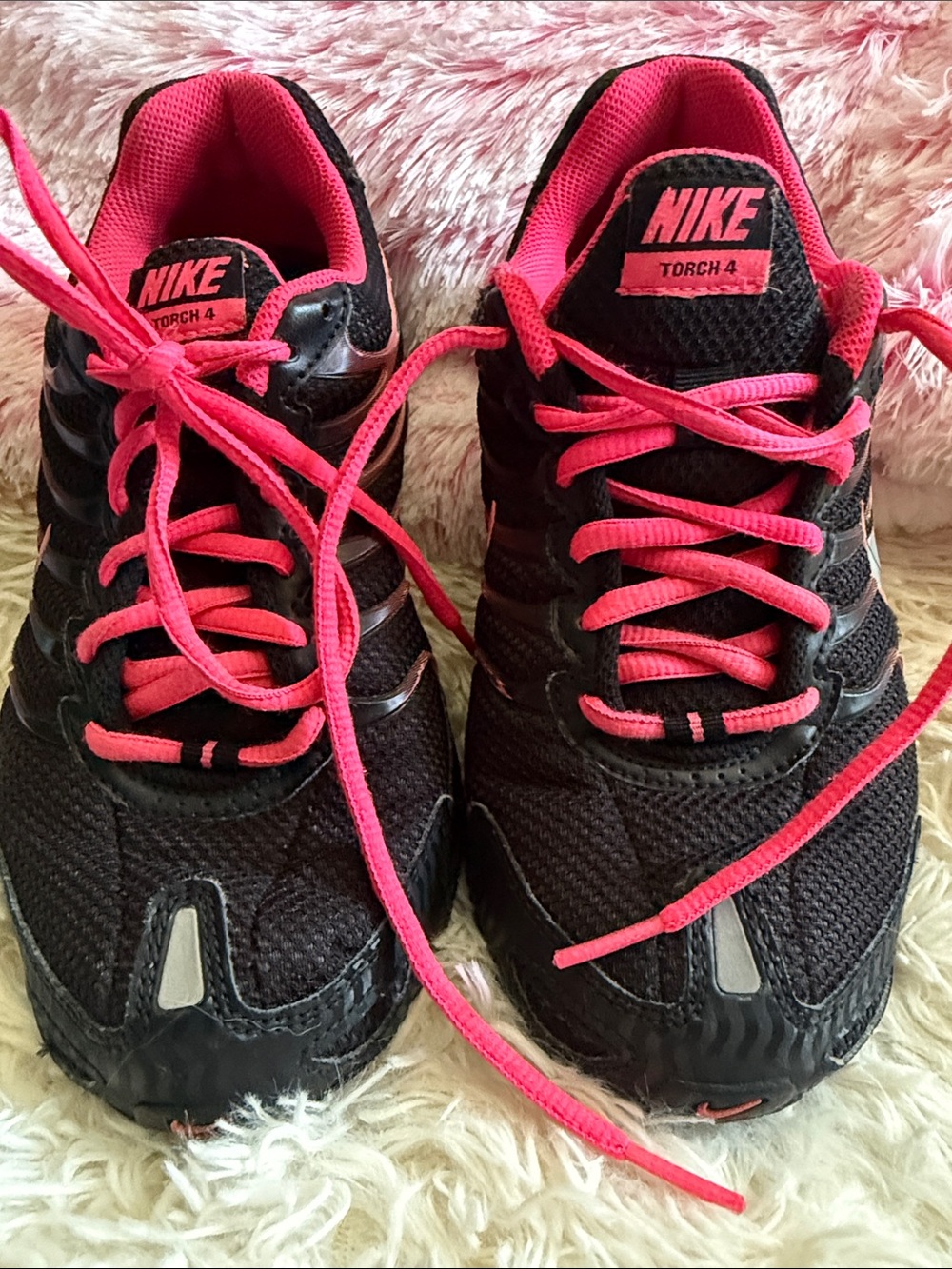 Nike "Torch 4" amazing comfort runners Black and Hot Pink W 7,5